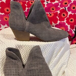 NEW - Splendid Perforated Suede Ankle Boots - Size 8.5